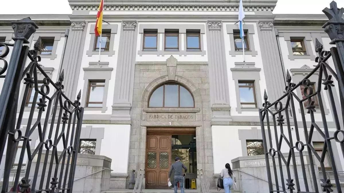 Fachada de la Audiencia Provincial de A Coruña.