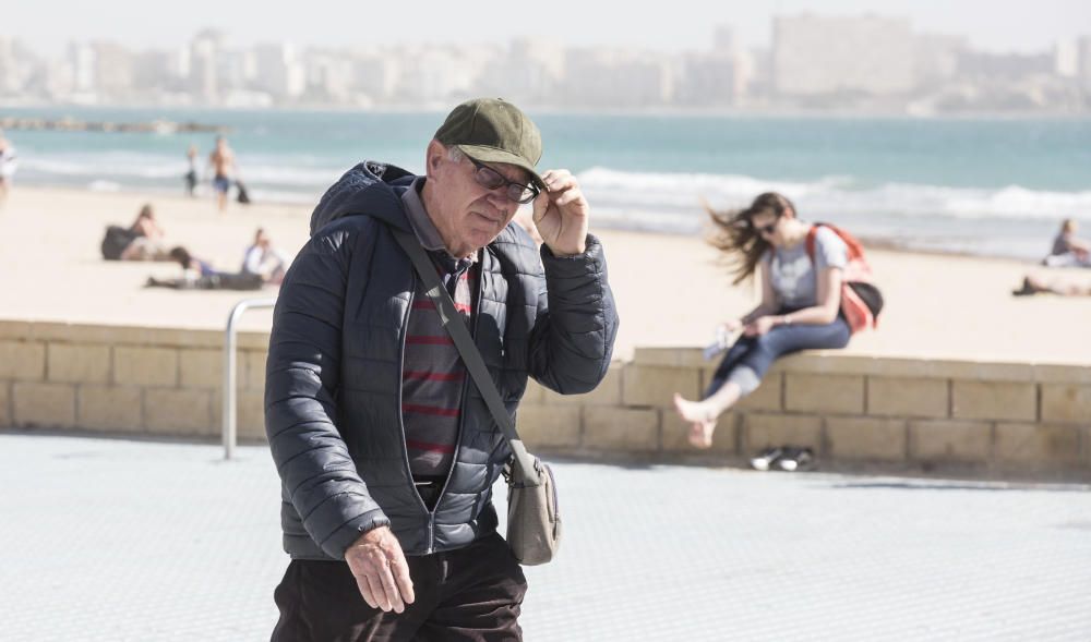 Fuertes rachas de viento en la ciudad de Alicante