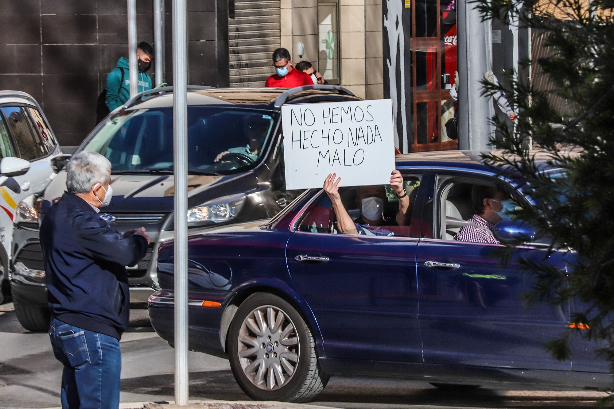 Tensión y mucha policía en Orihuela por la llegada de Pedro Sánchez para inaugurar el AVE