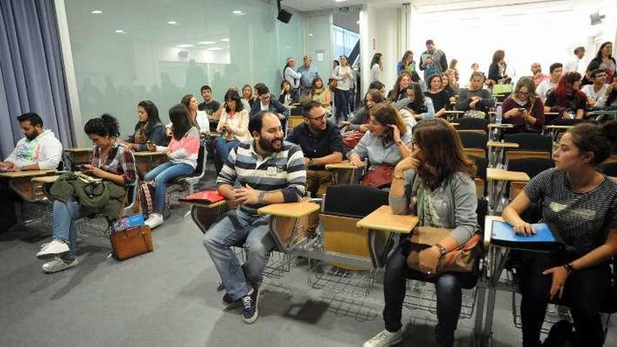 Alumnos de la Escola Oficial de Idiomas de Vilagarcía. // Iñaki Abella