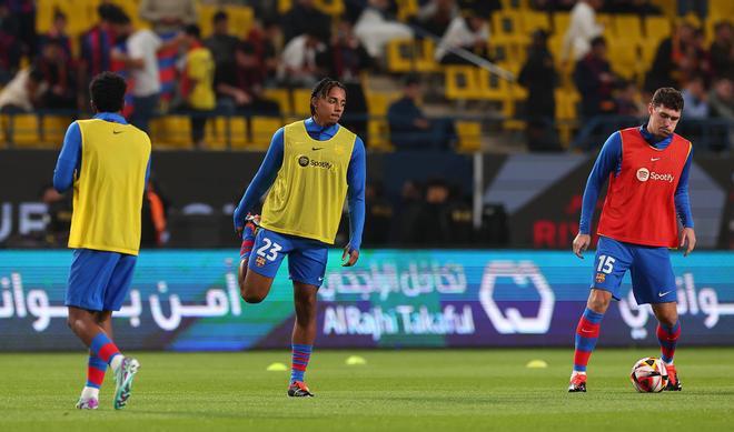 Supercopa de España. Calentamiento de los jugadores del FC Barcelona antes de la semifinal ante el Osasuna.   Valentí ENRICH