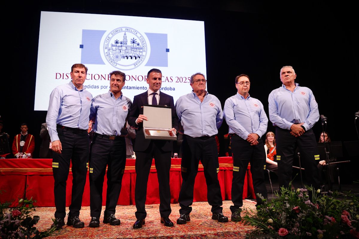 El Ayuntamiento entrega sus Medallas de la Ciudad