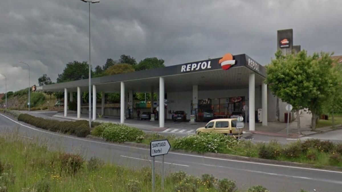 La gasolinera Repsol de la avenida Cruceiro da Coruña, la más cara repostar este lunes en Santiago