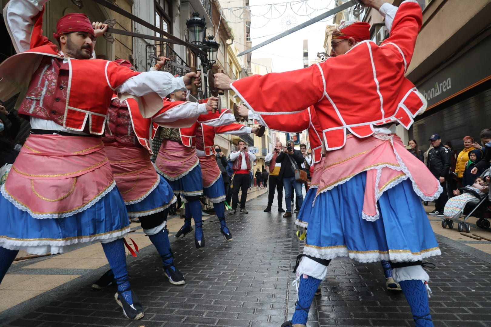 IMÁGENES | Así ha sido el desfile alternativo al Pregó de los entes vinculados