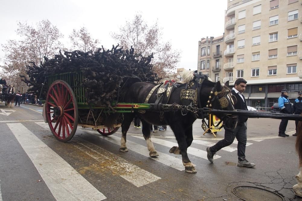 La pluja fa endarrerir la sortida dels Tres Tombs d'Igualada