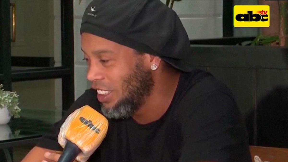 Ronaldinho: "Tengo mi fe, ojalá esto se acabe pronto"