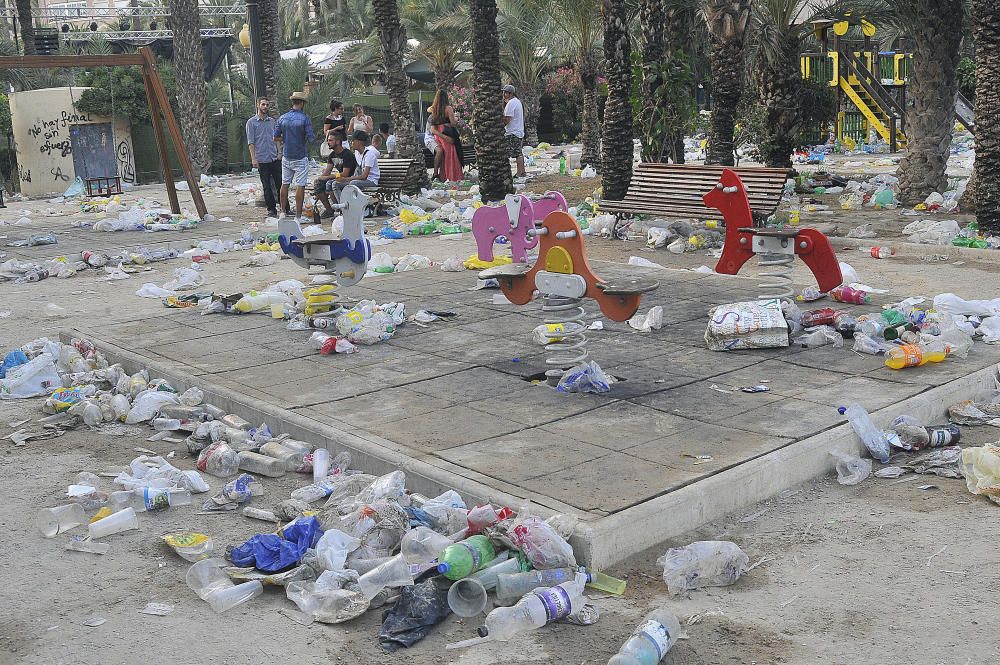 La ciudad inicia su lavado de cara después de las fiestas con el objetivo de recuperar la normalidad a la mayor brevedad posible