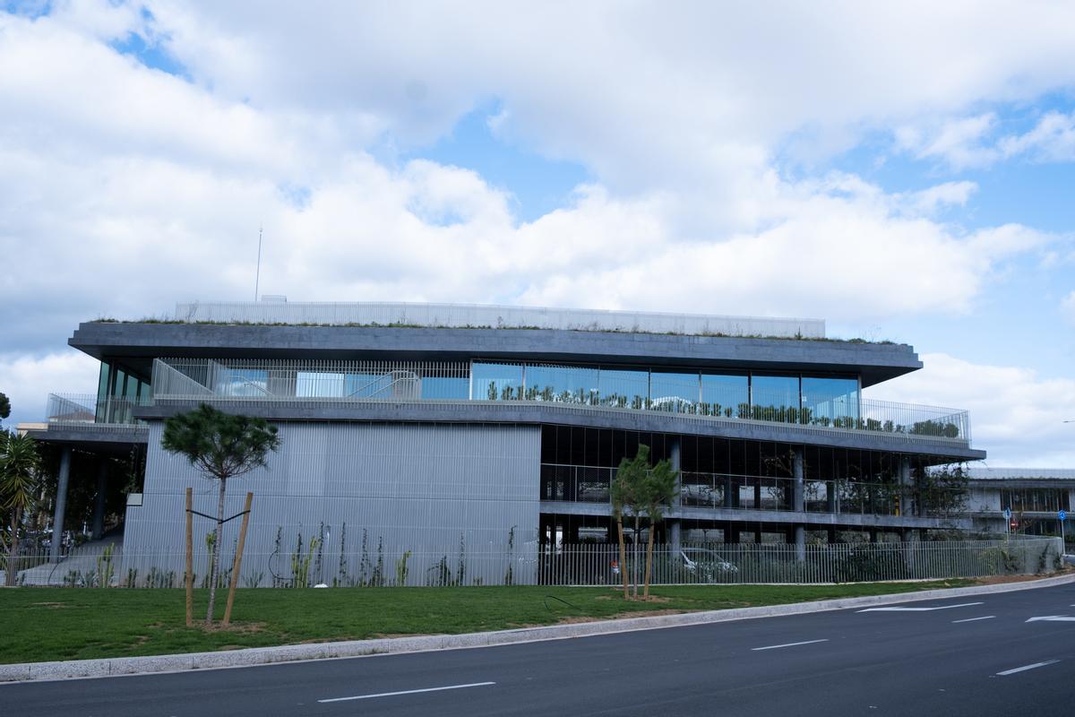 Edificio exterior del Club de Mar, donde abrirá el nuevo restaurante Mar Salada