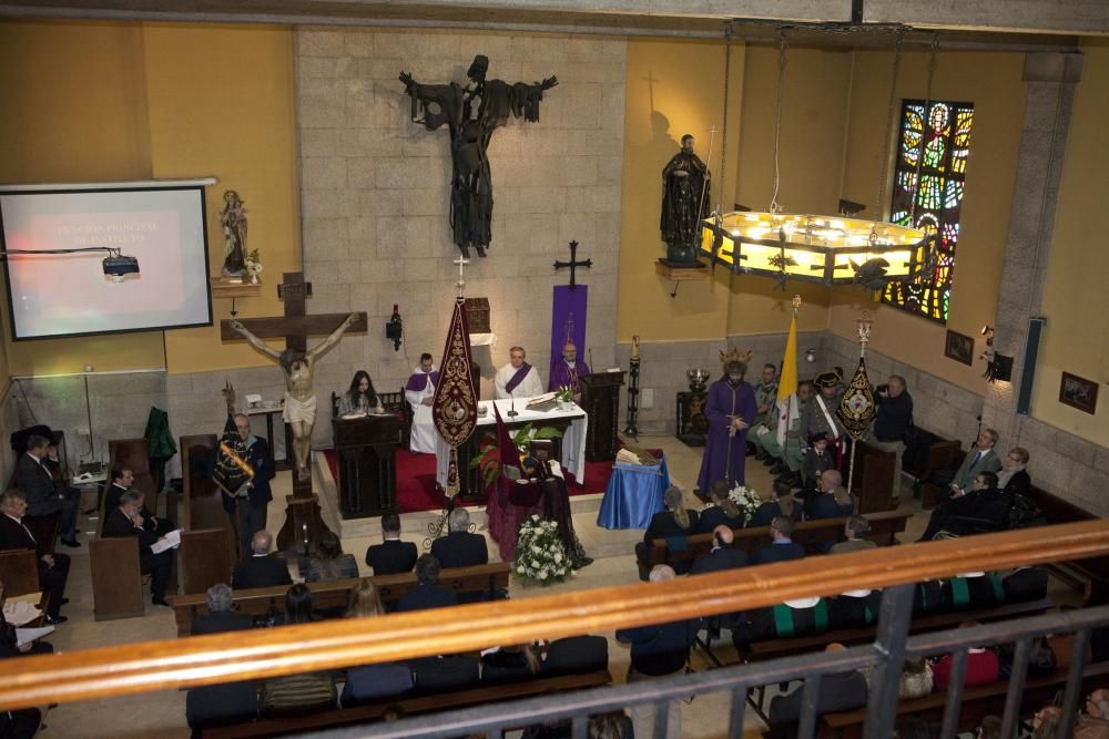 Entrada de nuevos cofrades en la Hermanada de Estudiantes.