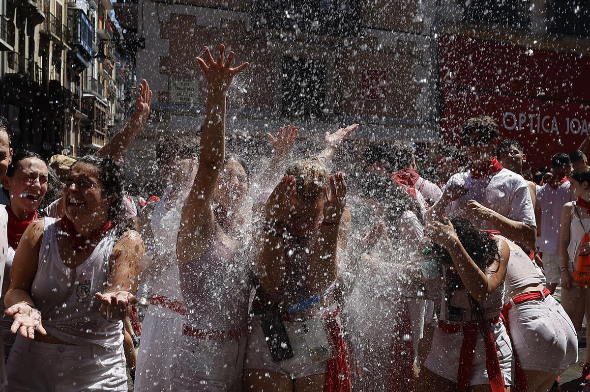 Pamplona se tiñe de rojo para el Chupinazo de las fiestas de San Fermín 2026.