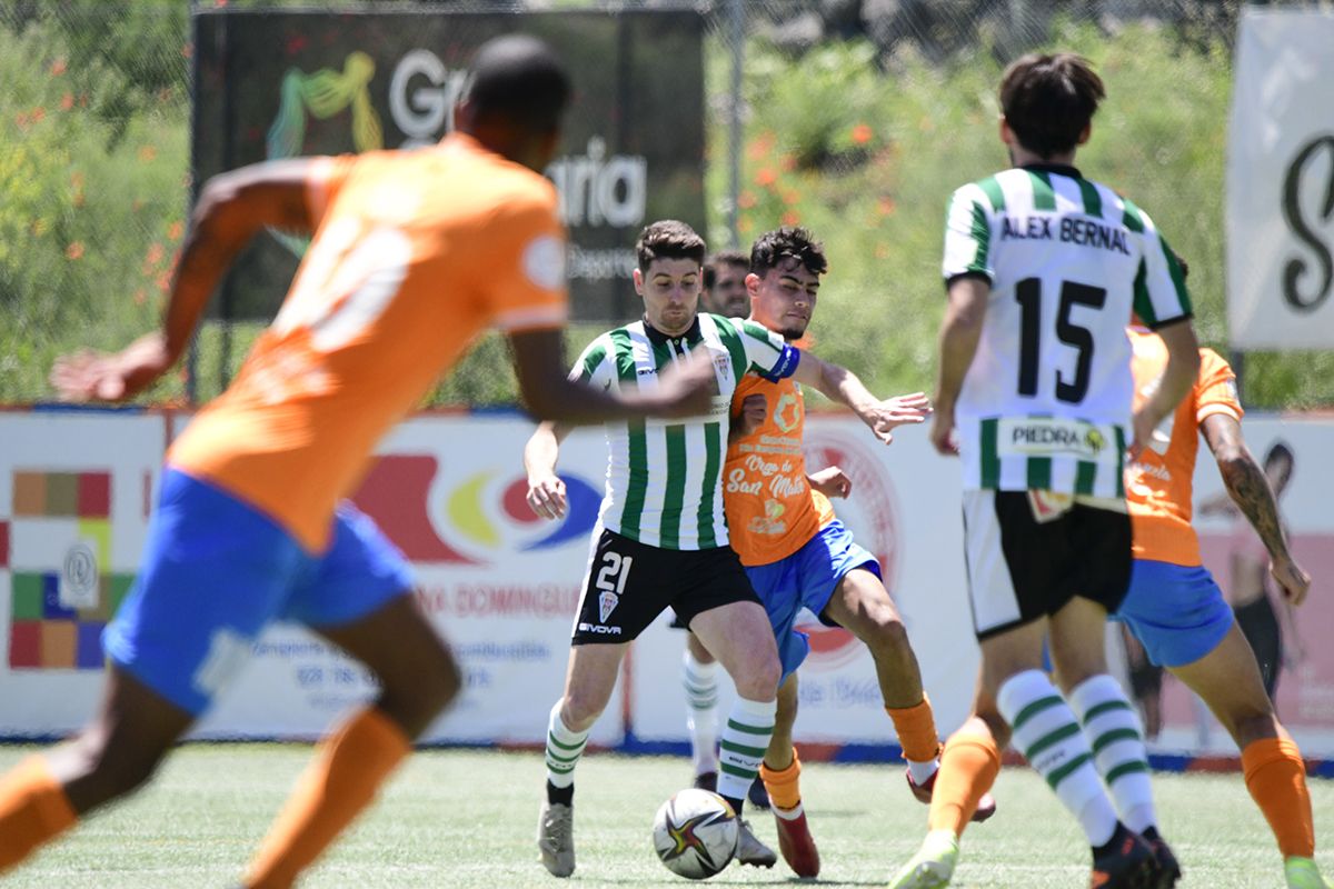 Las imágenes del partido entre el Panadería Pulido y el Córdoba CF