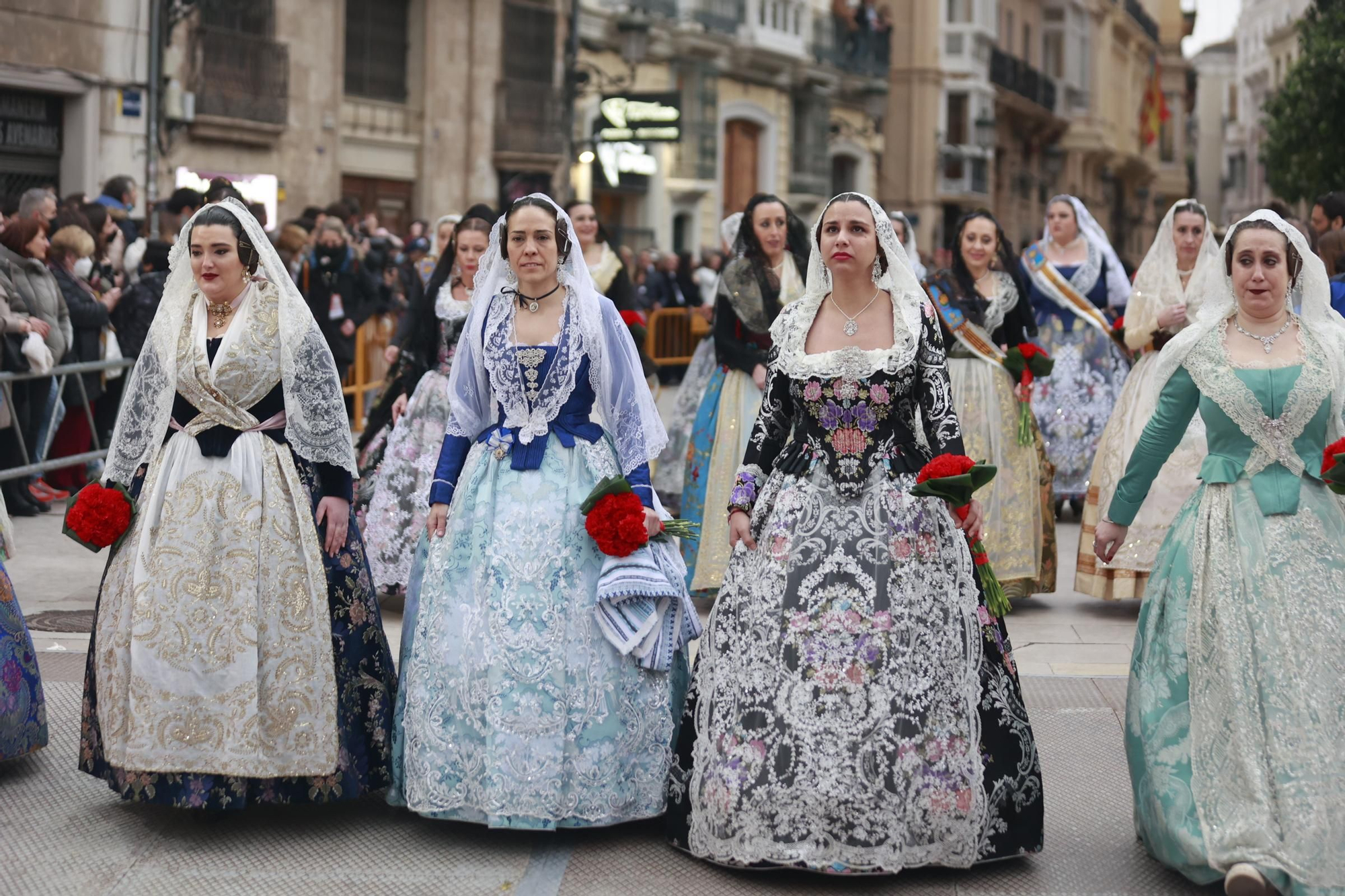 Búscate en el segundo día de ofrenda por la calle Quart (entre las 18:00 a las 19:00 horas)