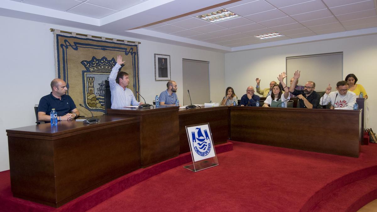 Pleno en el que quedó sobre la mesa la creación de una partida para demoler El Náutico