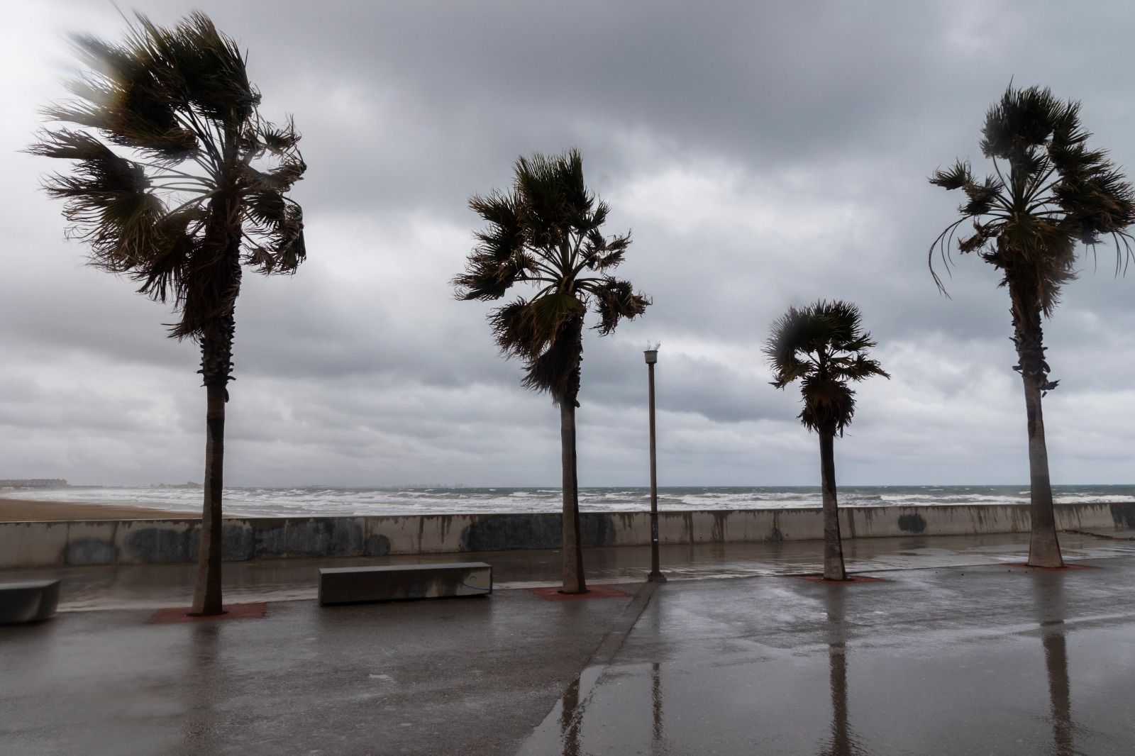 Vuelven las lluvias a València tras un fin de semana cálido