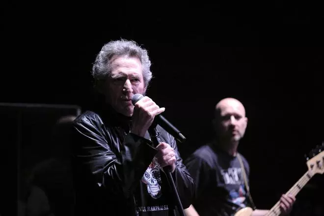 Imágenes del concierto de Miguel Ríos de la gira 'El Último Vals', en el Teatro Cervantes
