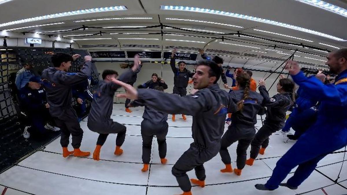 El espectacular momento en que estudiantes experimentan en San Javier la microgravedad como auténticos astronautas
