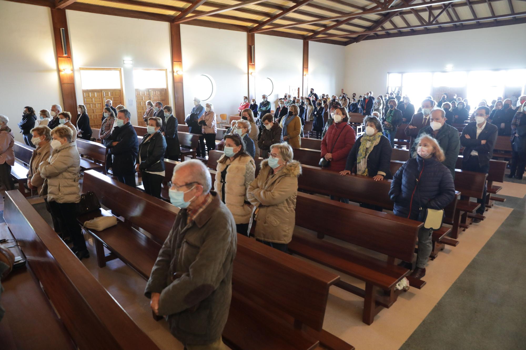 Los cementerios de Gijón vuelven a llenarse por Todos los Santos