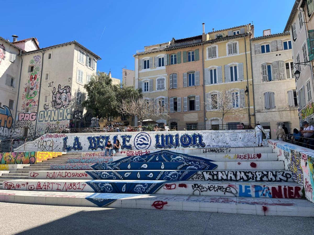 Arte urbano en un barrio turístico de Marsella