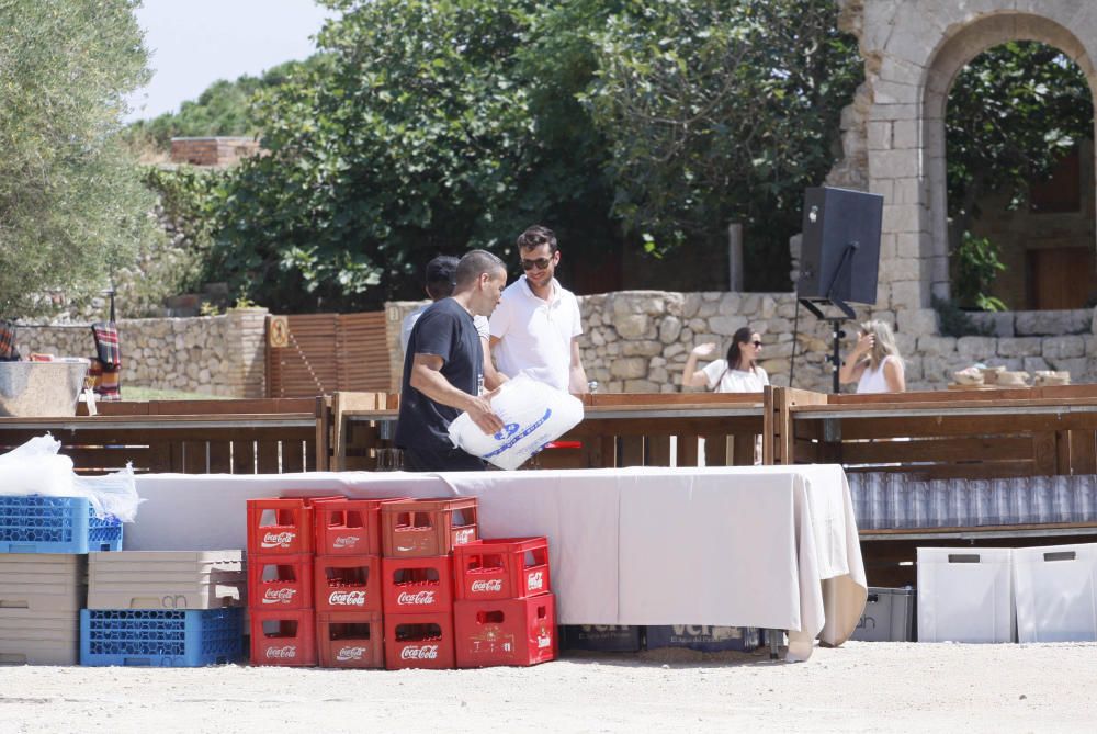 Tanquen l'accés a Sant Martí d'Empúries pel casament d'un magnat dels EUA