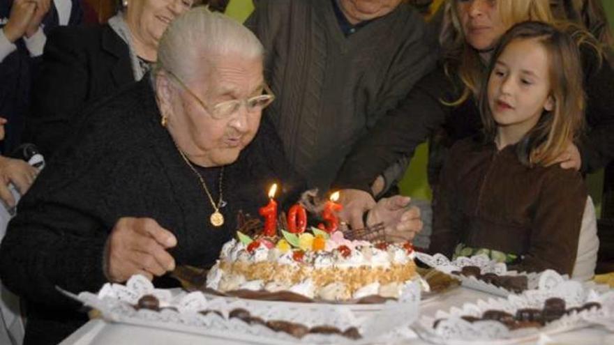 La &quot;tía Lola&quot; cumple 105 años