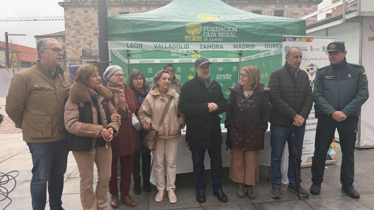 Asistentes al acto de sensibilización organizado por Azayca.