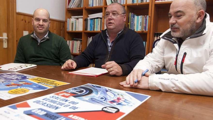 Jorge Fuentes, Nemesio Rey y Óscar Durán, ayer, durante la presentación de la cita. // Bernabé/Cris M.V.