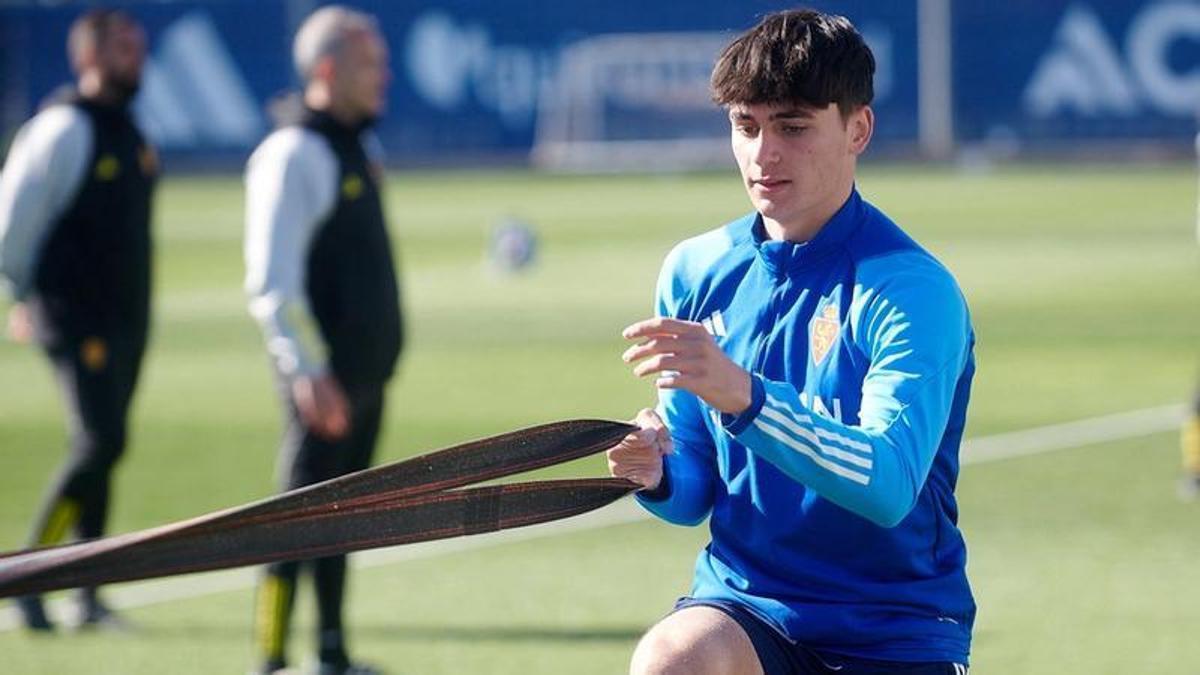 Hugo Barrachina, en un entrenamiento del Zaragoza.