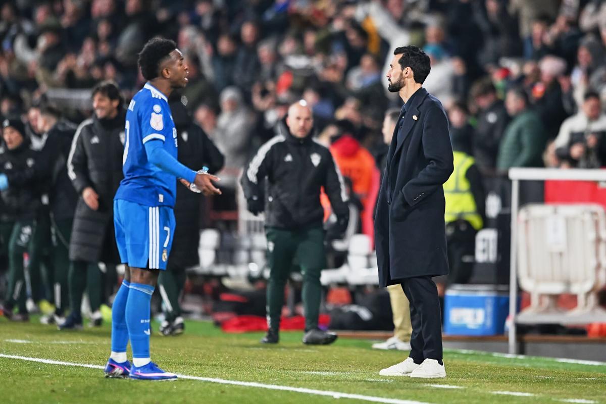 Álvaro Arbeloa y Vinícius, en el Albacete-Real Madrid.