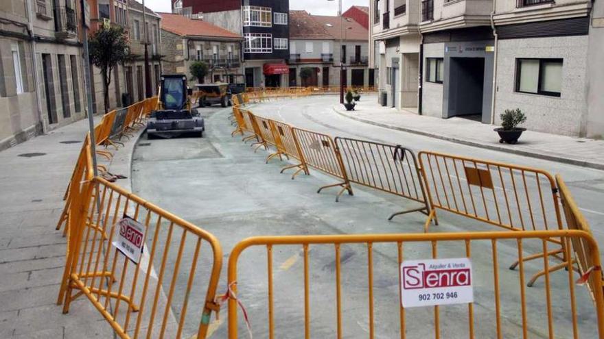 Estado de las obras de reparación del firme en la Avenida Bos Aires. // Bernabé/Luismy