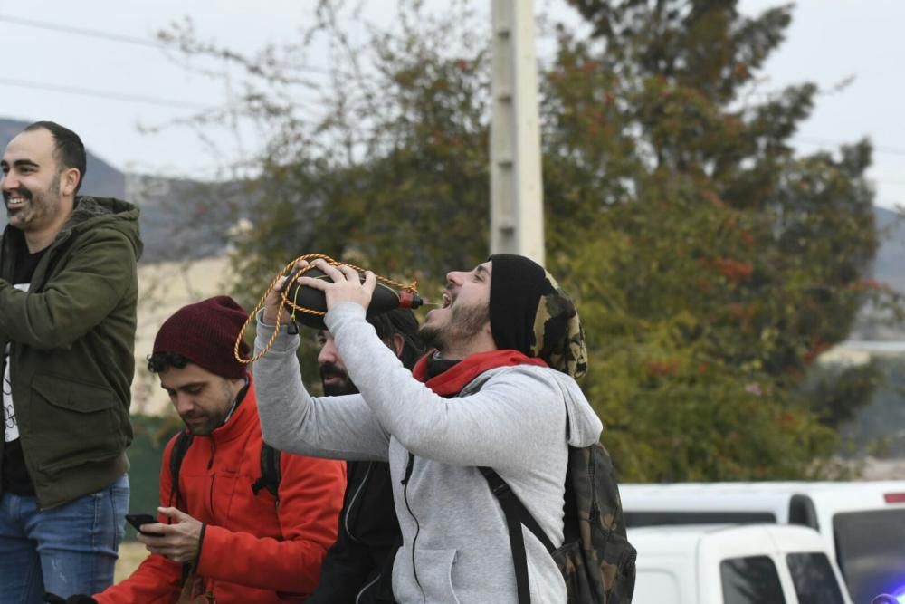 Cientos de fieles acompañan a la Santa.