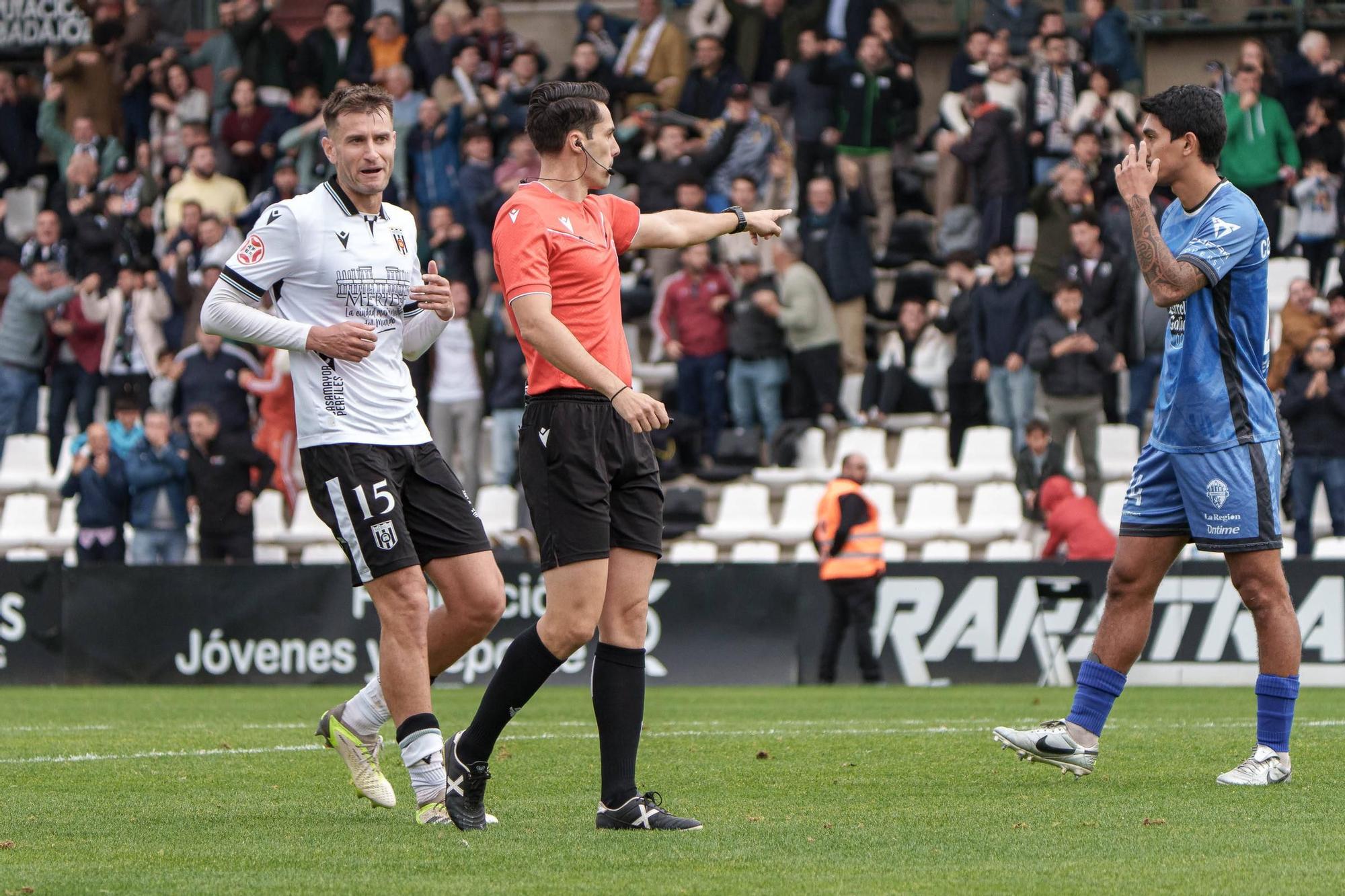 FOTOGALERÍA | Las mejores imágenes del partido Mérida-Orense