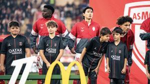 Takumi Minamino, antes de un partido del Monaco