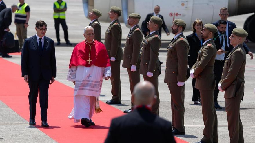 Y el Papa llegó a Barcelona: "Benvingut, bienvenid