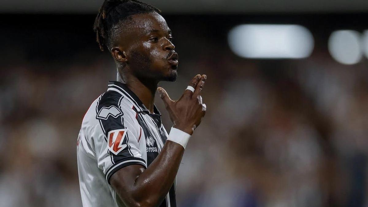 Brian Cipenga, casi 1.000 minutos en 12 partidos con el Castellón.