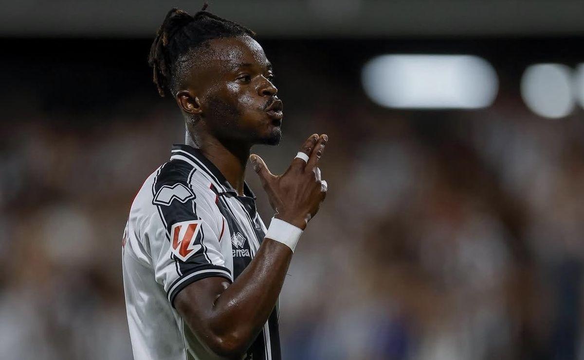 Brian Cipenga, casi 1.000 minutos en 12 partidos con el Castellón.