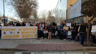 El colegio Cervantes de Ejea denuncia la paralización de su cocina propia