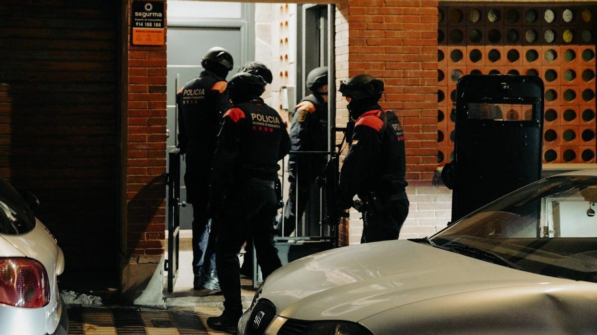 Operación de los Mossos en Mataró contra un grupo que compraba móviles robados