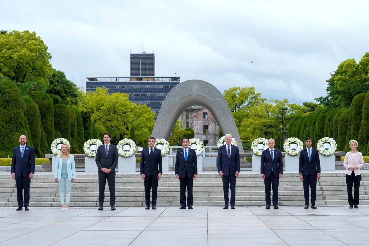 Los líderes del G7 visitan el Memorial Park para las víctimas de la bomba atómica en Hiroshima, entre protestas