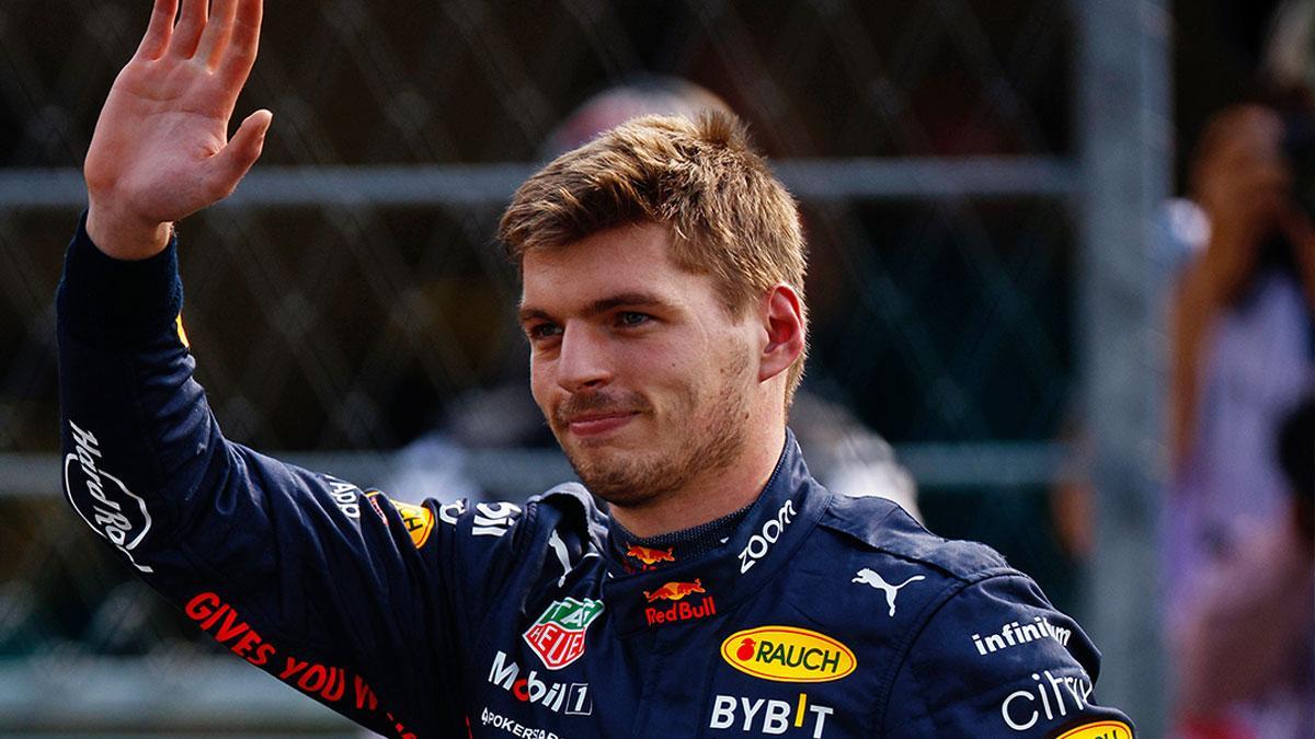 Verstappen saluda a los fans mexicanos tras lograr la pole