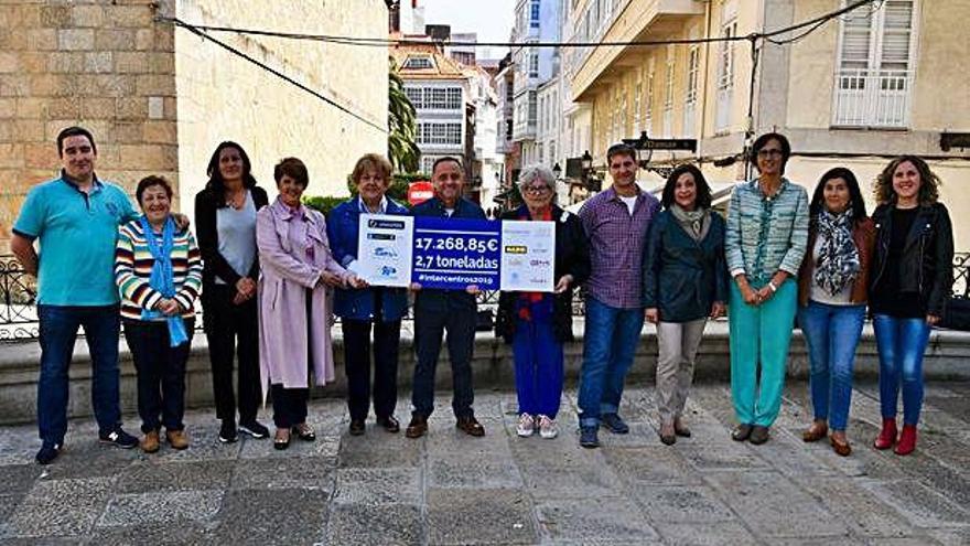 Representantes de Intercentros y de las entidades, ayer.