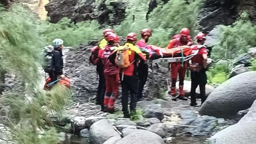 Tenerife Emergency Services Respond to Masca Ravine Rescue and Vehicle Fire