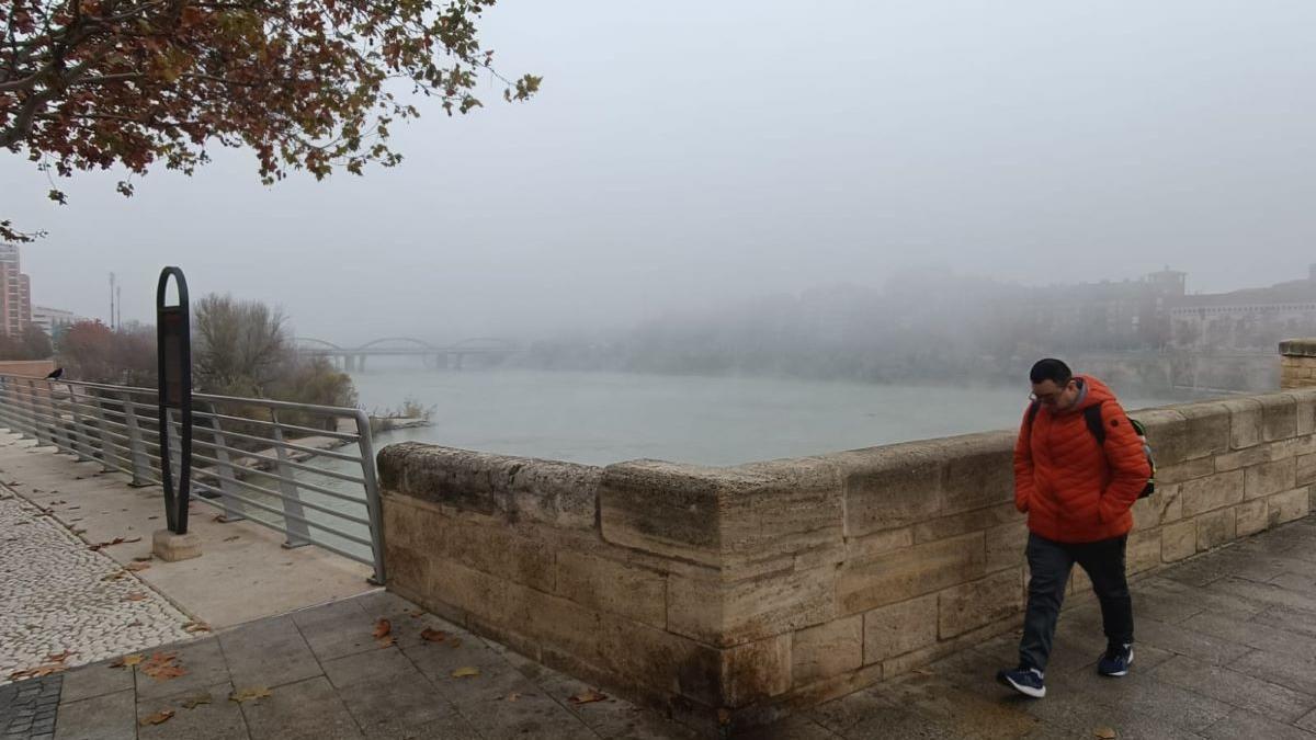 Niebla sobre el Ebro, este jueves a primera hora