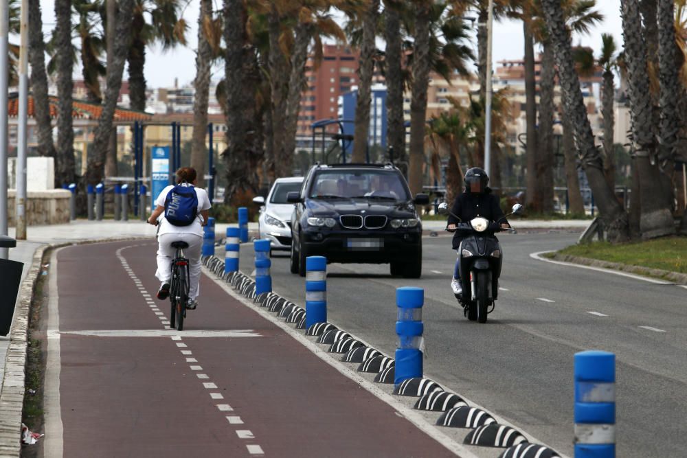 Este lunes ha tenido que reabrirse al tráfico rodado el paseo marítimo Pablo Ruiz Picasso, a pesar de que la pasada semana el Ayuntamiento de Málaga decretaba su cierre durante el tiempo que se mantuviese el estado de alarma.