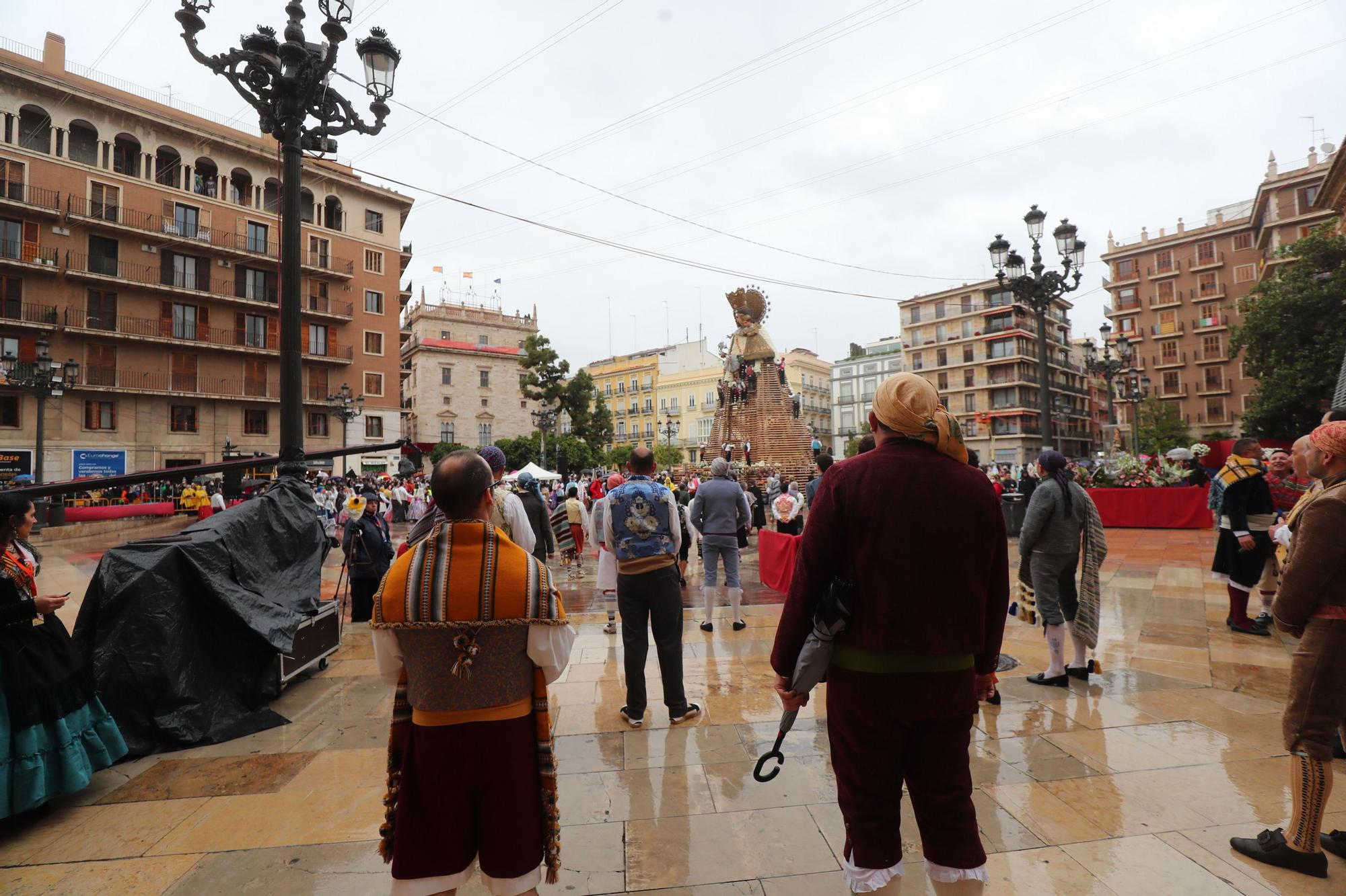 Búscate en el primer día de ofrenda por la calle de la Paz (entre las 17:00 a las 18:00 horas)