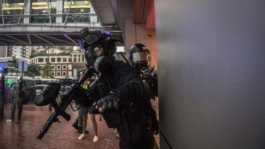 La Policía de Hong Kong dispara al aire para disuadir a los manifestantes