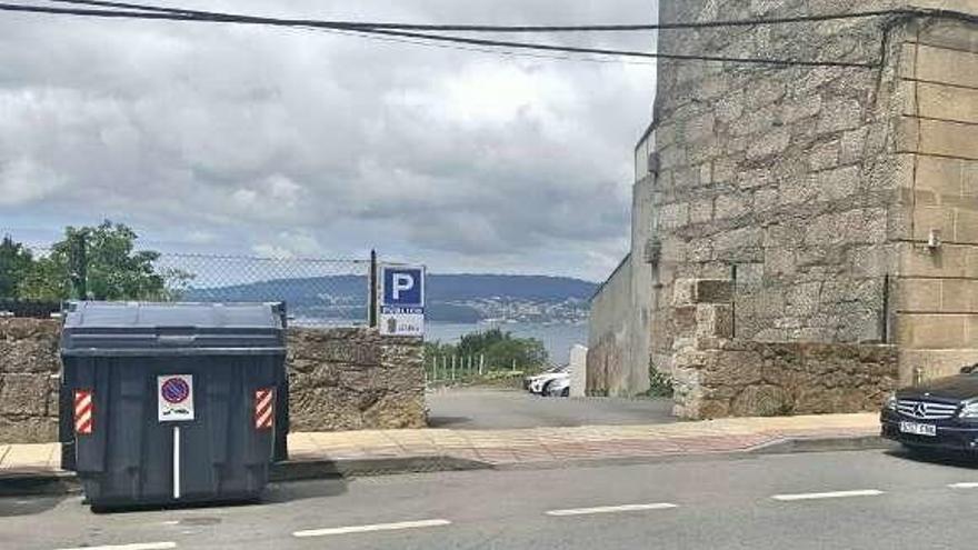 Parcela habilitada para aparcamiento en Seixo. // S. A.