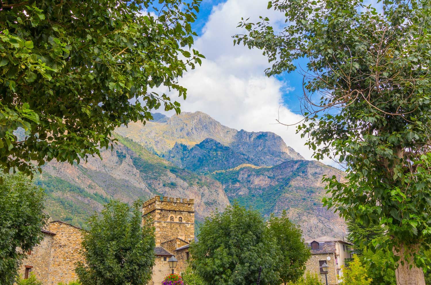 Torla Ordesa con Monte Perdido detrás, Huesca