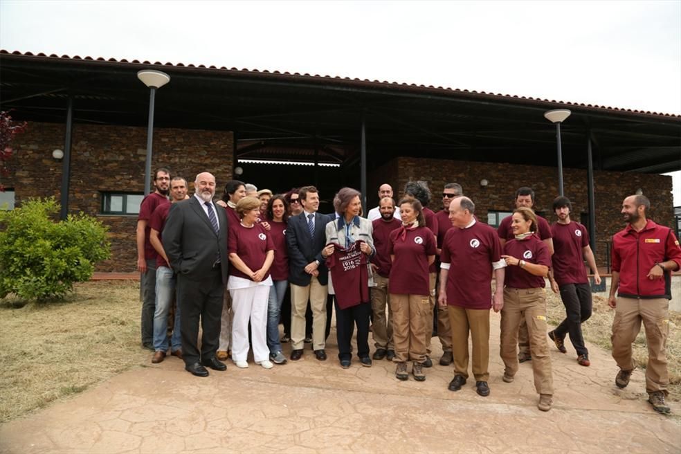 La reina Sofía visita en centro de cría del lince ibérico de Zarza de Granadilla (Cáceres)