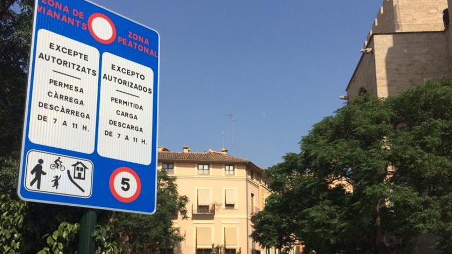 El Síndic insta a rotular los carteles públicos en castellano y valenciano