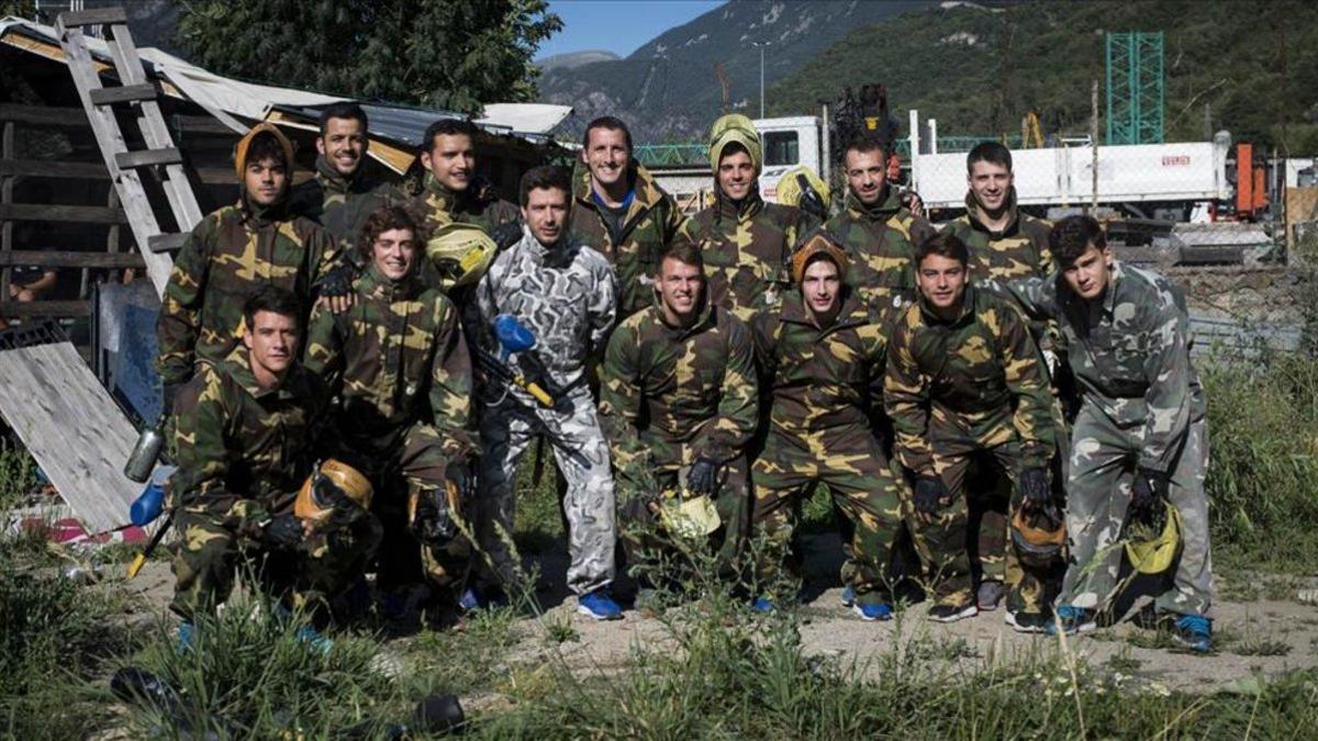 La plantilla del Barça de hockey se lo pasó bomba con el 'paintball'